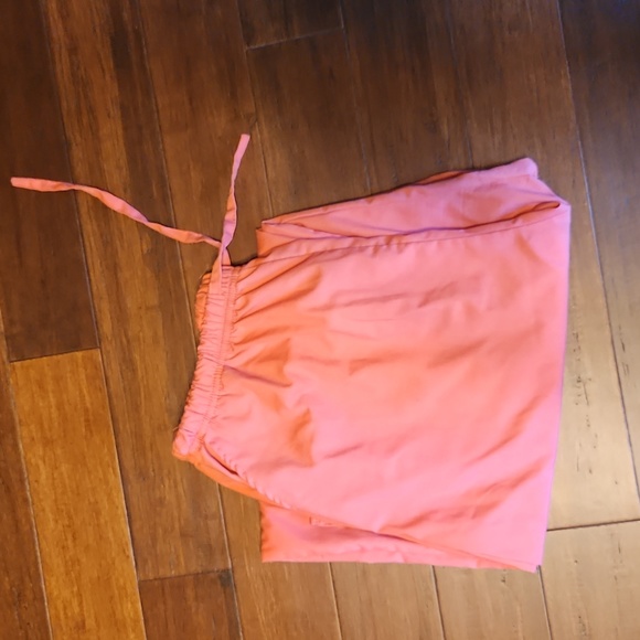 Scrub tops 3 pack and 1 pair black & 1 pair pink scrub pants gently loved - Picture 6 of 6